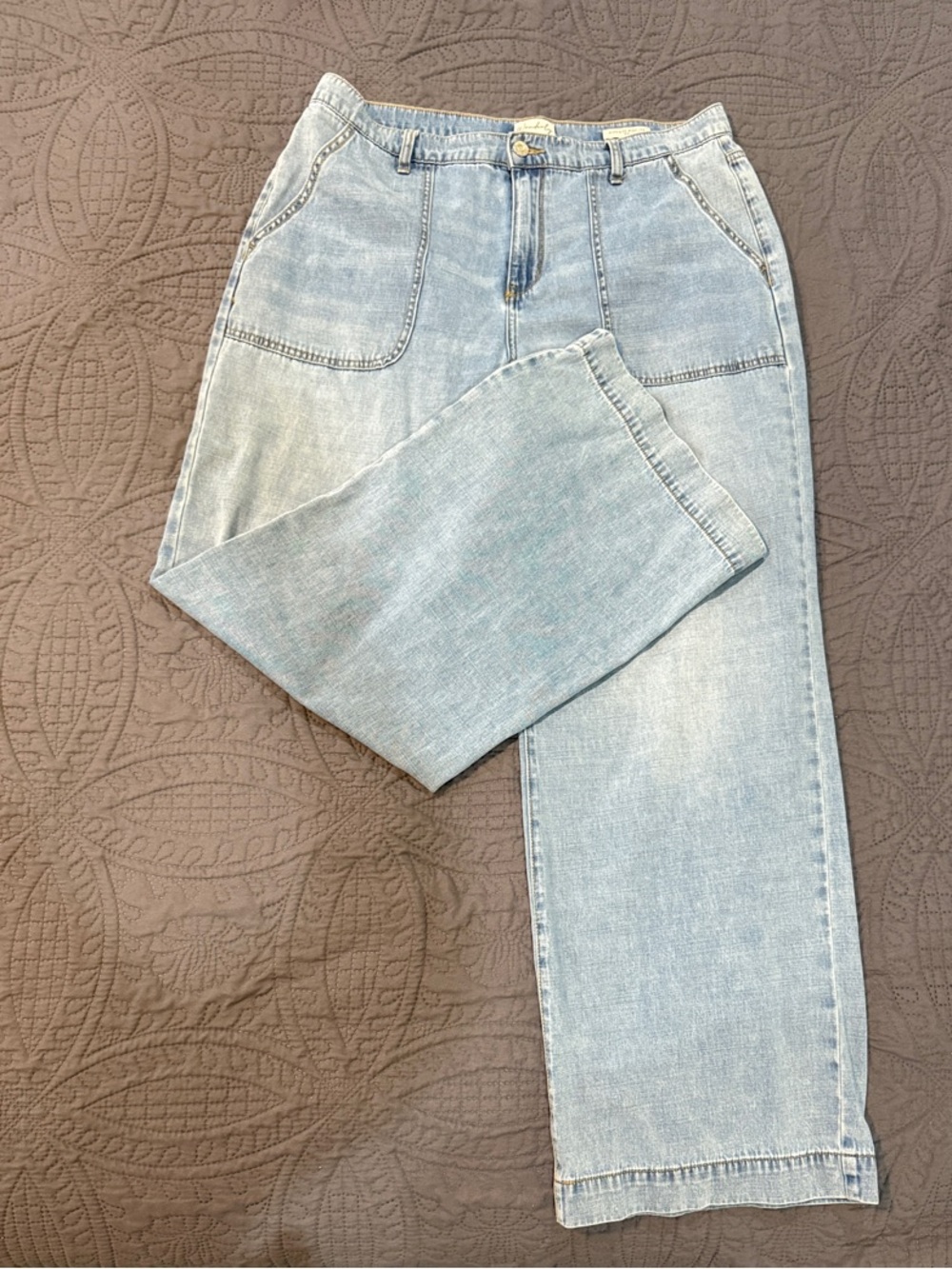 Wonderly Light Wash Wide Leg Jeans